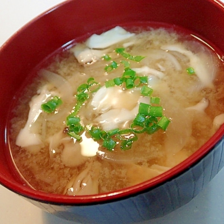 貝だしで 玉葱と舞茸のお味噌汁 レシピ 作り方 By ぷ みぃまま 楽天レシピ 貝だしで 玉葱と舞茸のお味噌汁 レシピ 作り方 By ぷ みぃまま 楽天レシピ